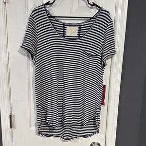 NWT Lilly Pulitzer Kerah Lounge Tee Shirt